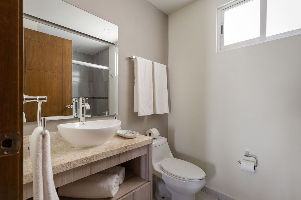 Luxury 2 Bedroom Apartments Comfort Apartment, 2 Bedrooms 6