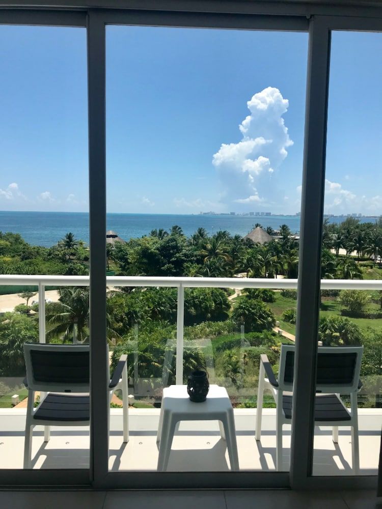 BRISA Beachfront Studio- Amazing Oceanview Apartment 9