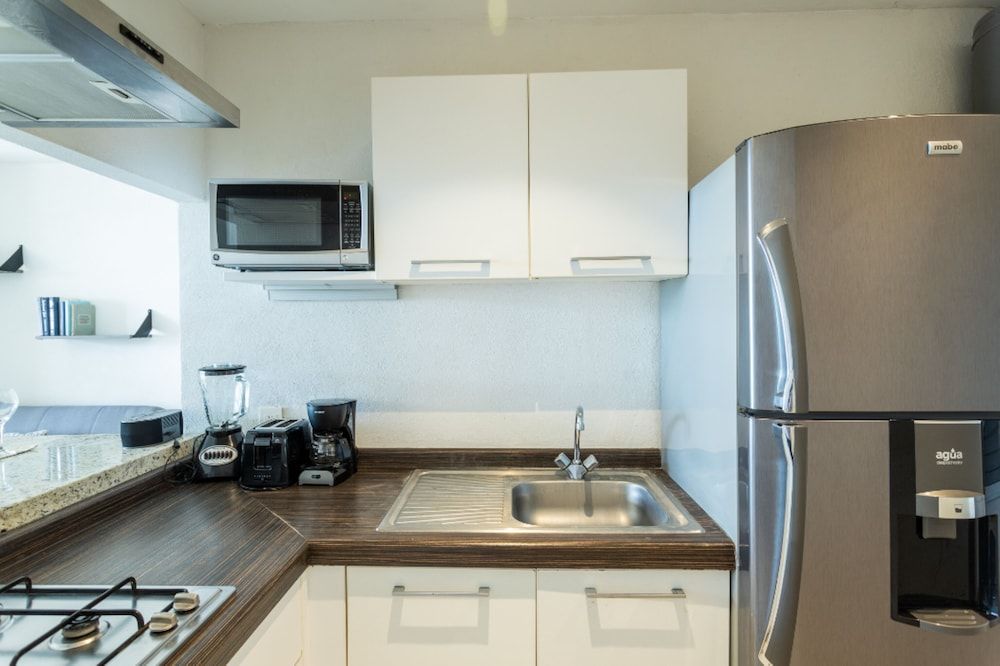 BRISA Beachfront Studio- Amazing Oceanview Apartment 6