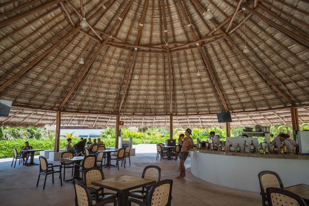 undefined BRISA Beachfront Studio- Amazing Oceanview 5