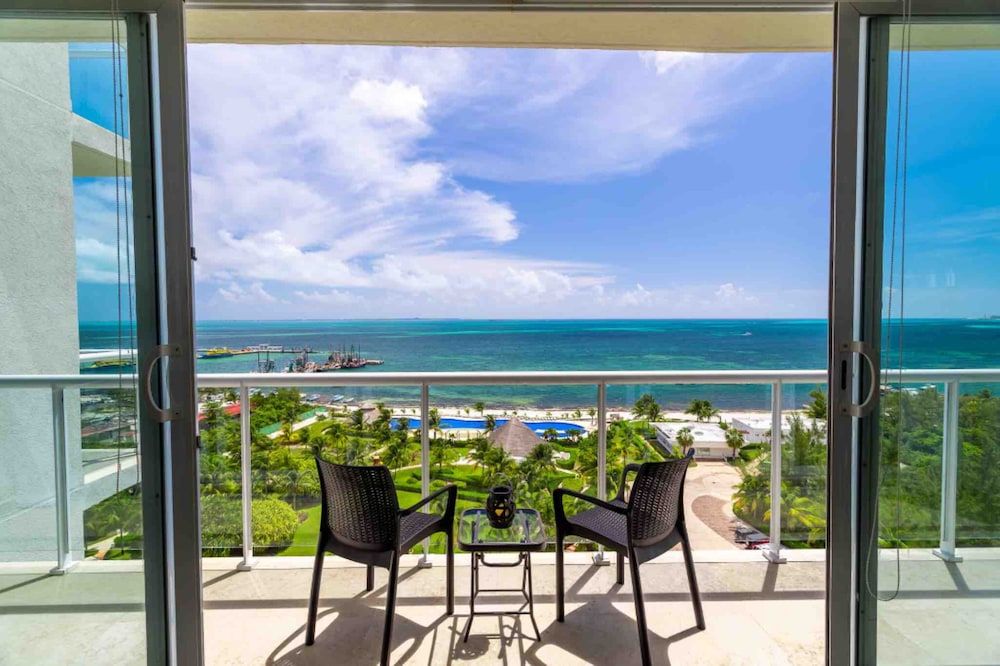 MAREA Beachfront 2 BDR - Stunning Oceanview Apartment 6