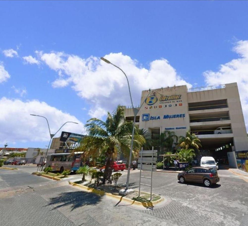 undefined MAREA Beachfront 2 BDR - Stunning Oceanview 4