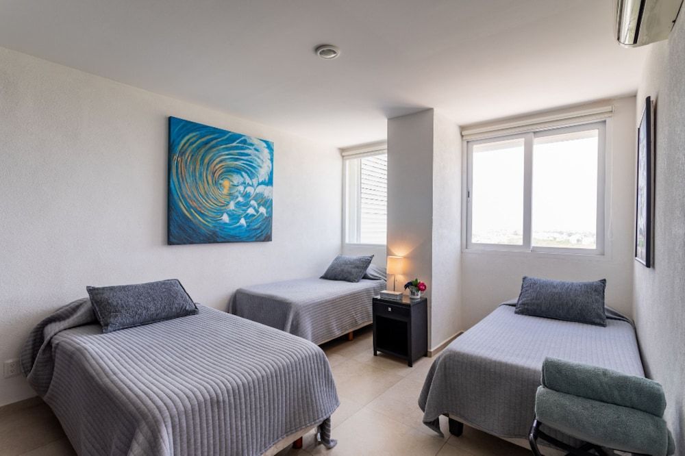 undefined MARINA Beachfront 2 BDR- Amazing Oceanview 9