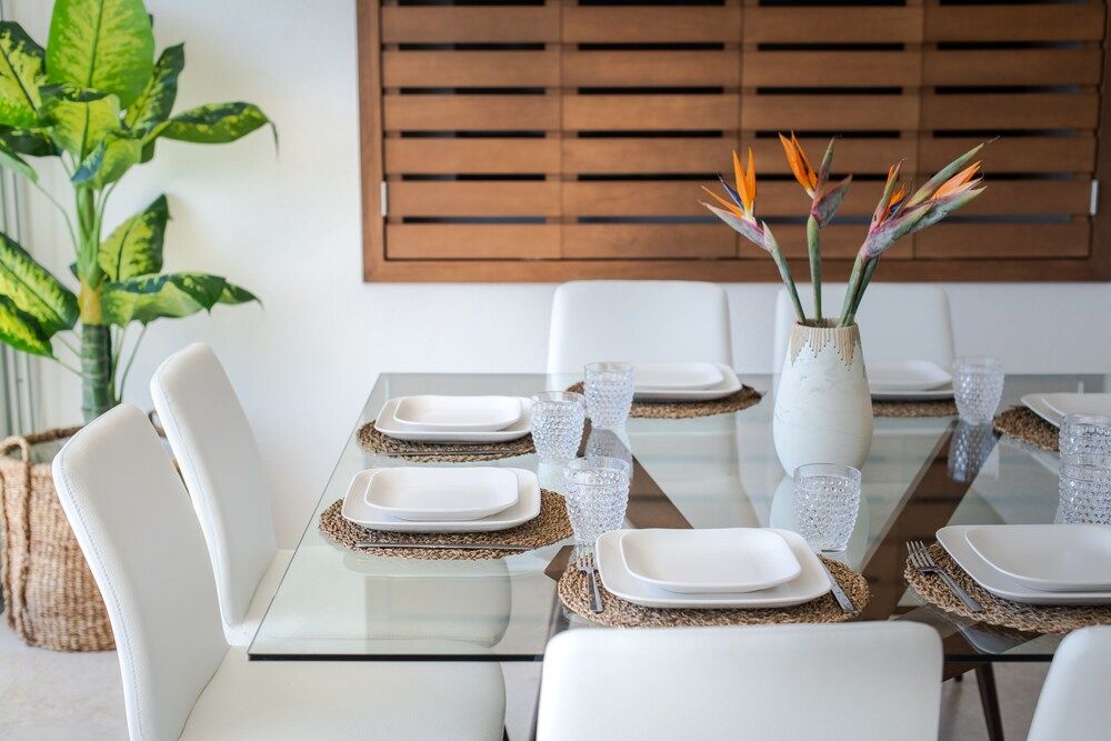 undefined ARENA Stunning 2 BDR Beachfront- Designer Vibes 6