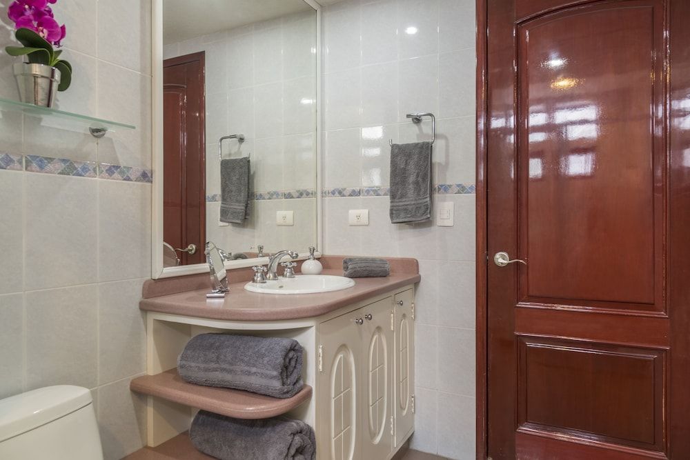 CASA REAL: Increíble casa sobre la laguna Villa 28