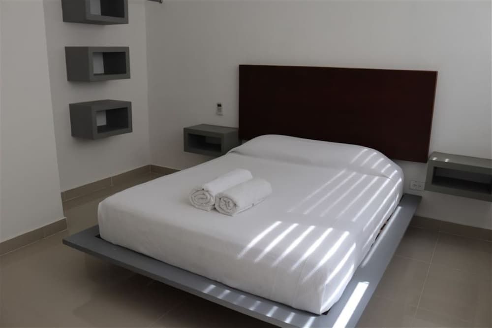 Torres del Sol Cancún Design Apartment 8