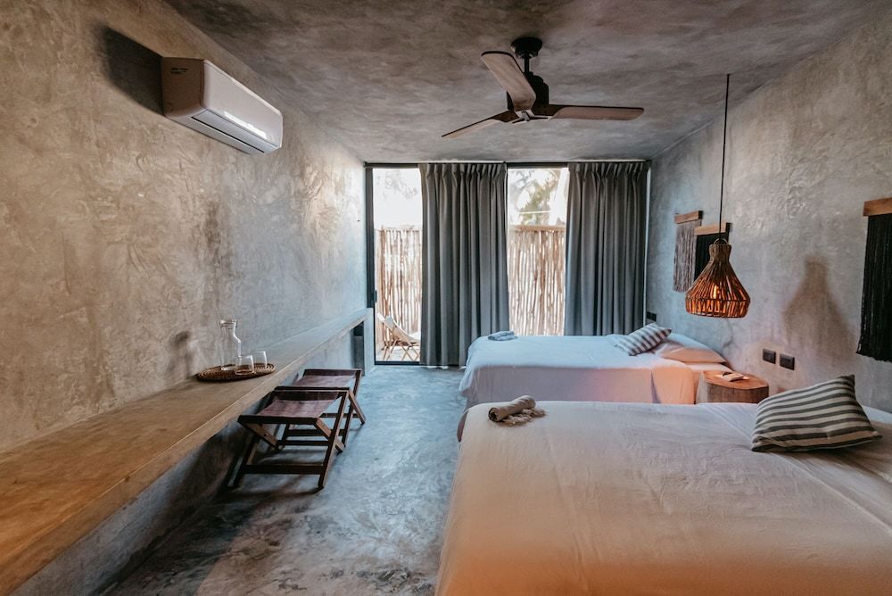 Dos Mares Barefoot Luxury Private Garden Double Beds 6