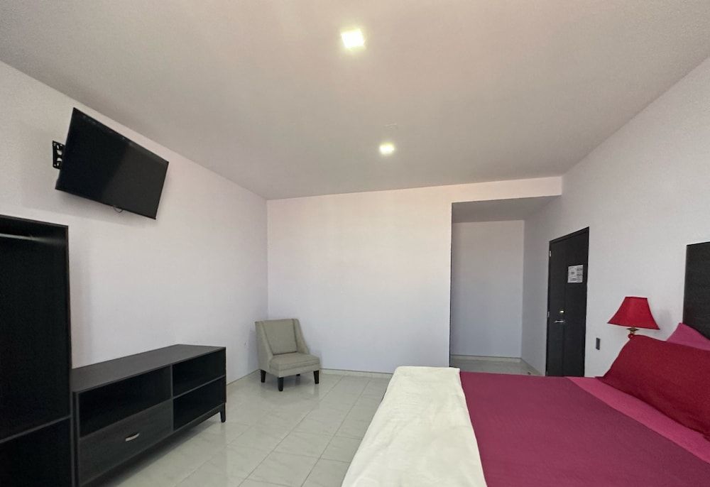 Hotel Maricela Comfort Single Room, 1 King Bed 6