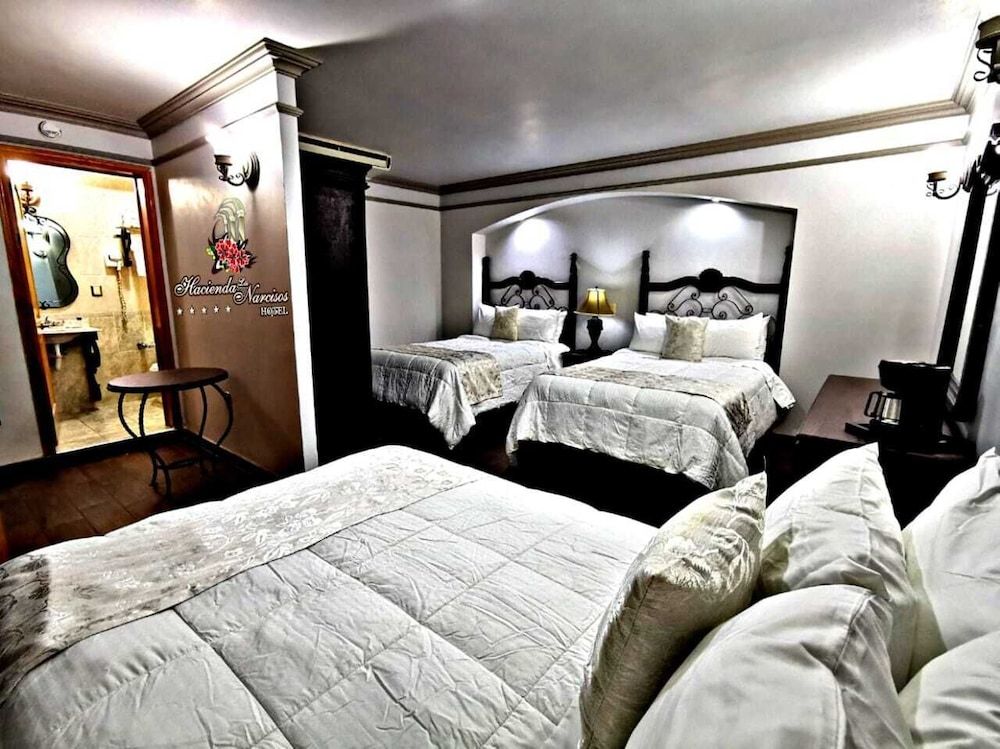 Standard Room, Multiple Beds, Non Smoking