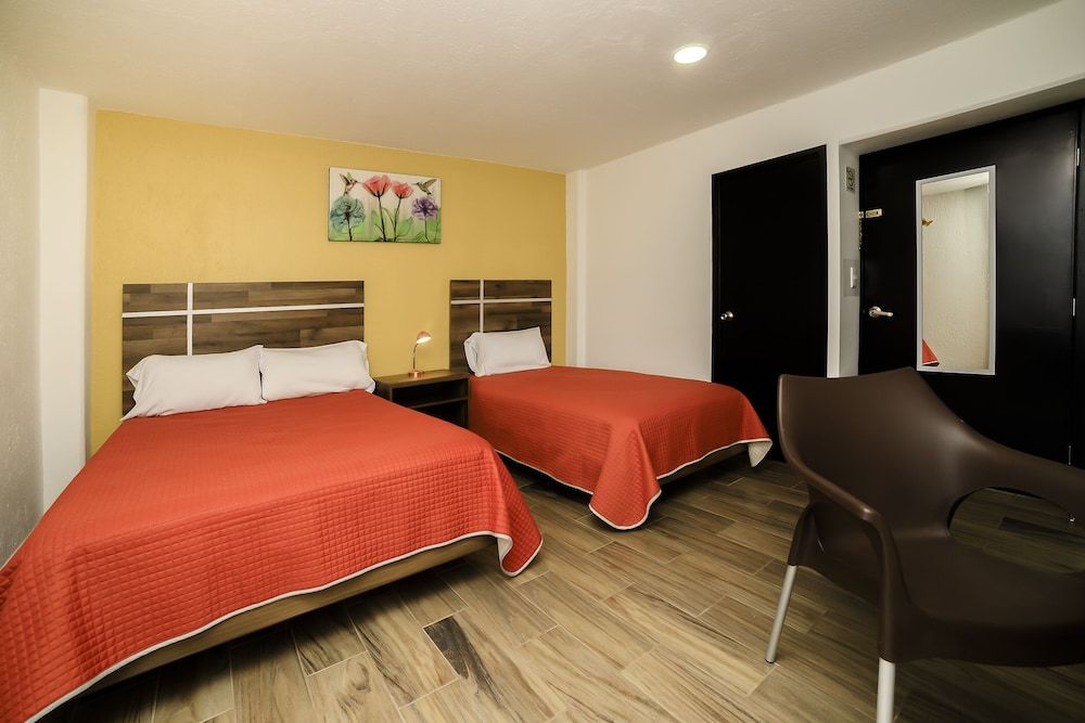 Capital O Hotel Boutique Las Torres Standard Triple Room 2