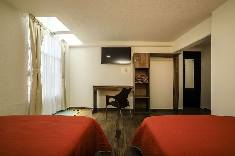 Capital O Hotel Boutique Las Torres Standard Room, 2 Queen Beds 6