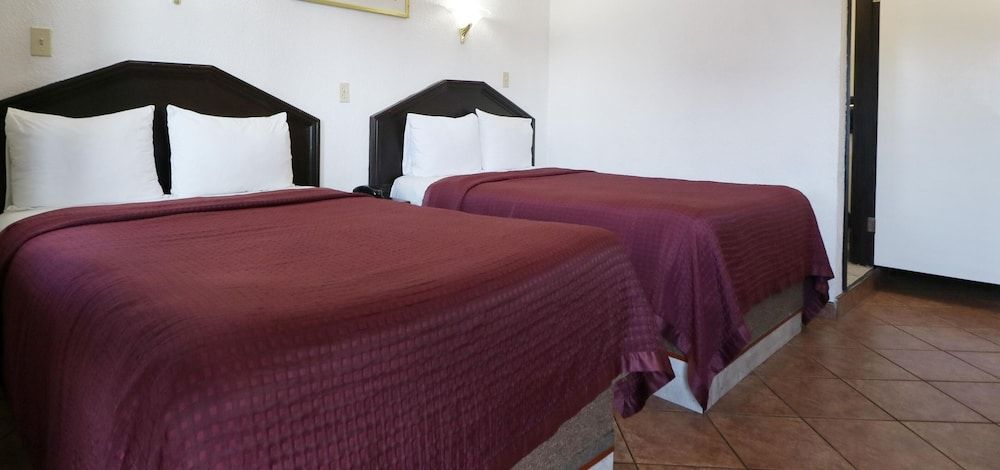 HOTEL LA QUINTA BONITA Basic Double Room 3