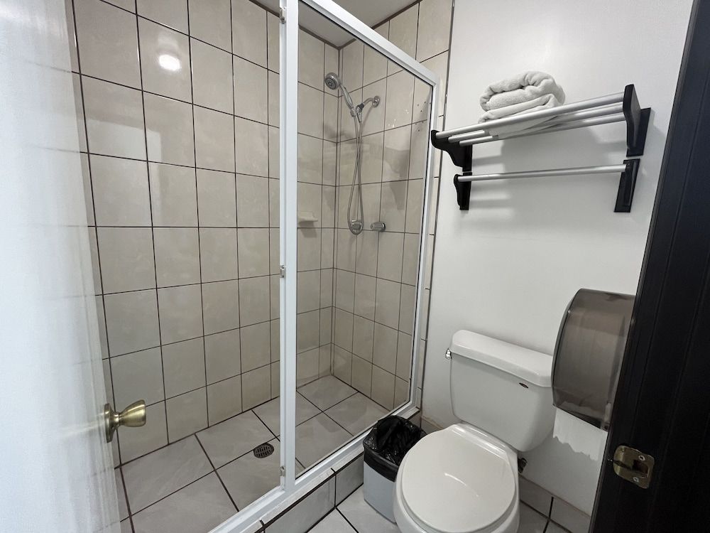 HOTEL LA QUINTA BONITA Basic Double Room 4