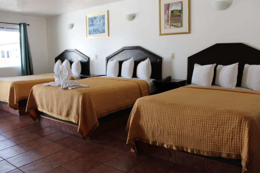 HOTEL LA QUINTA BONITA Basic Triple Room