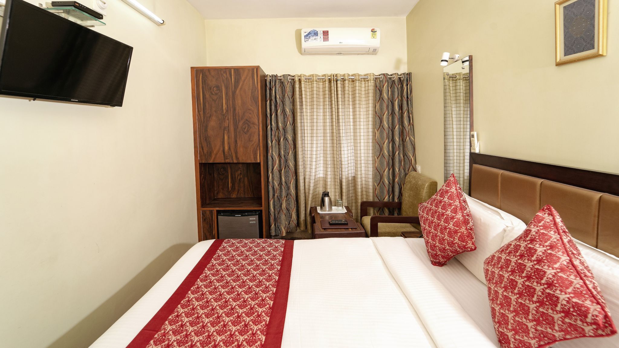 Standard 95sqft. Compact Room (Queen Sized Bed)