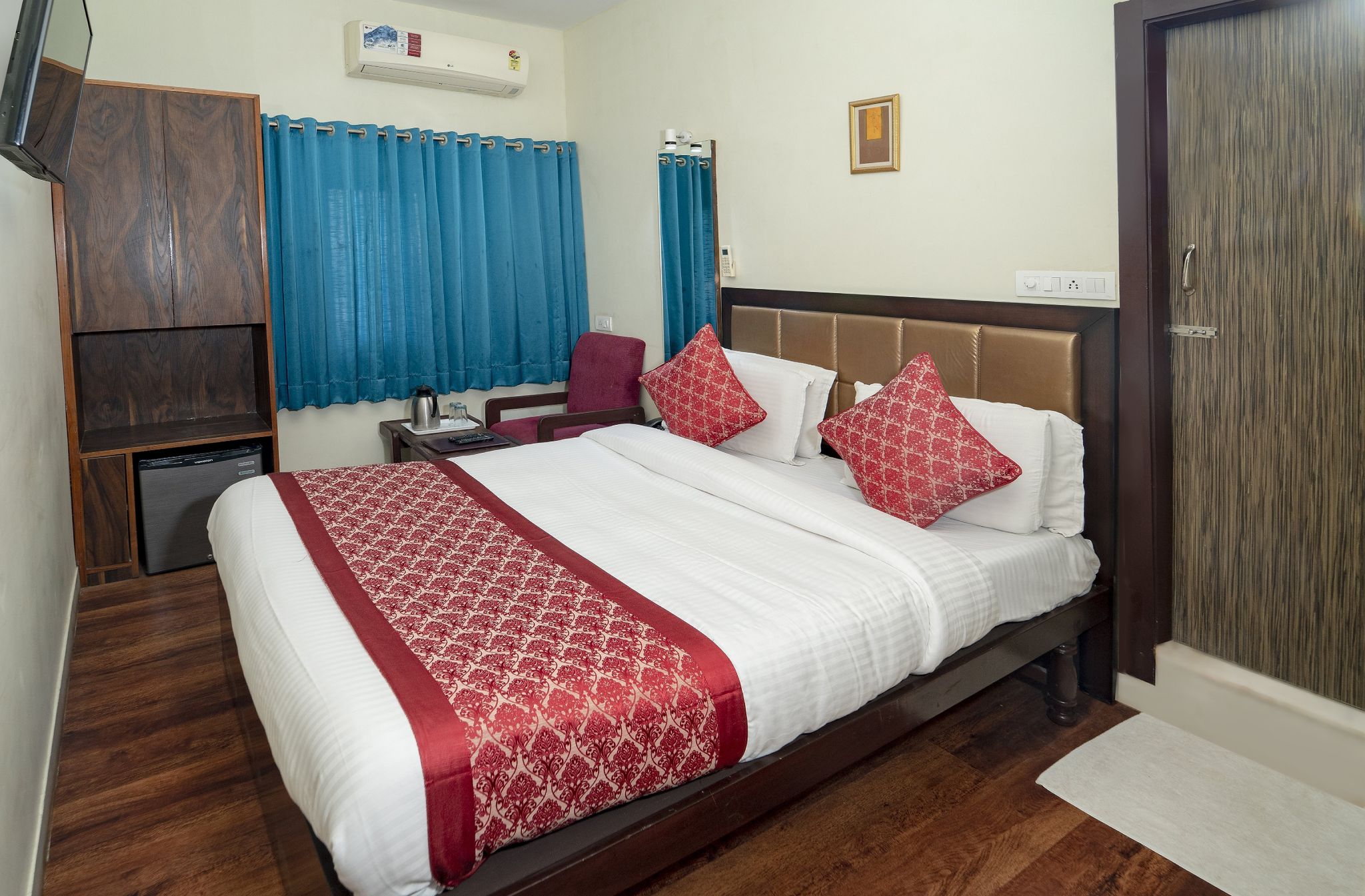 Standard 95sqft. Compact Room (Queen Sized Bed)