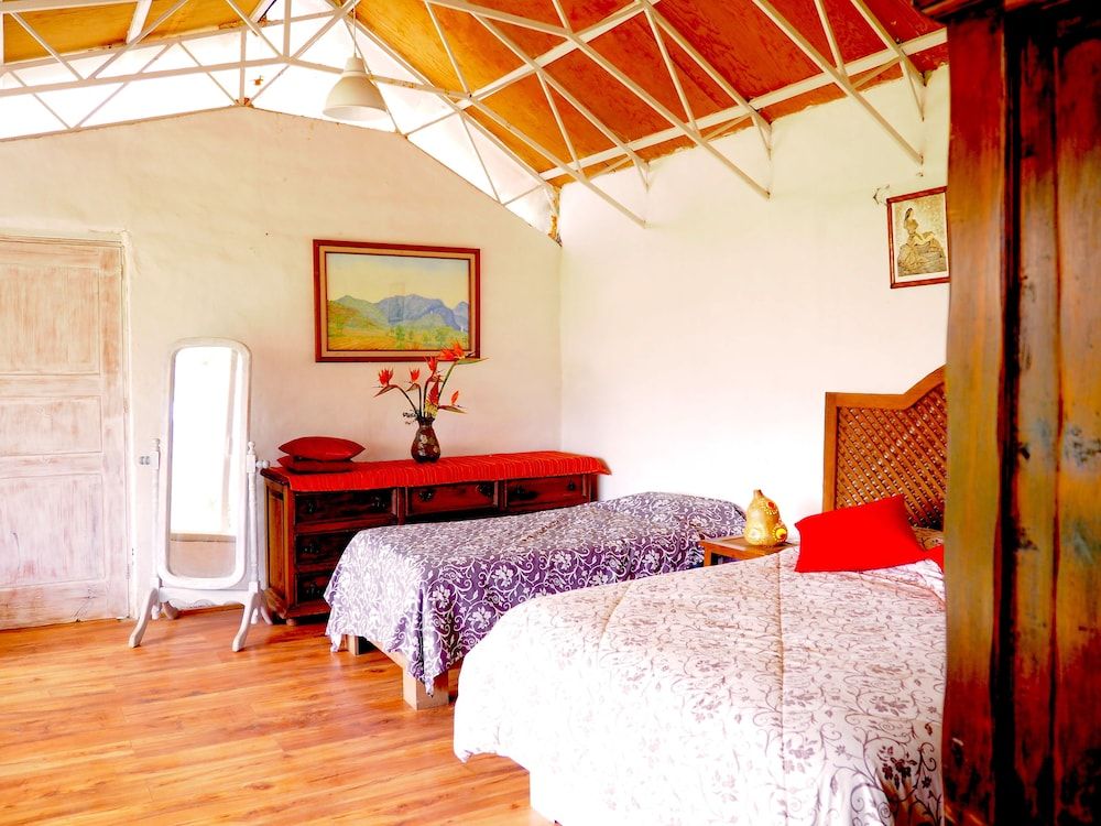 Casa LUNAH Cabalgatas y Meditación