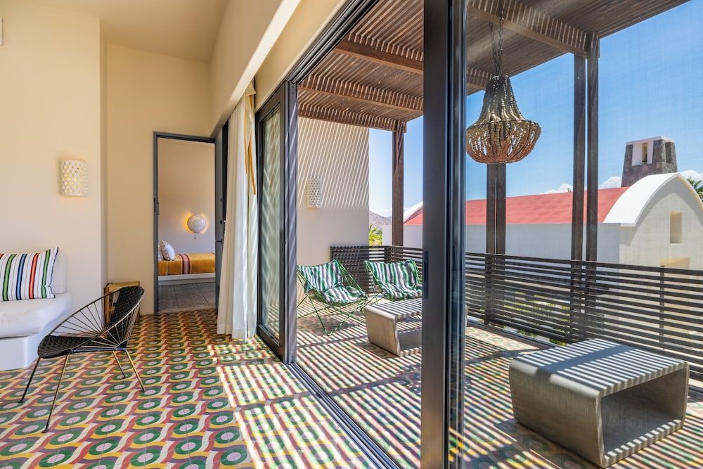 Room, 1 King Bed, Mountain View