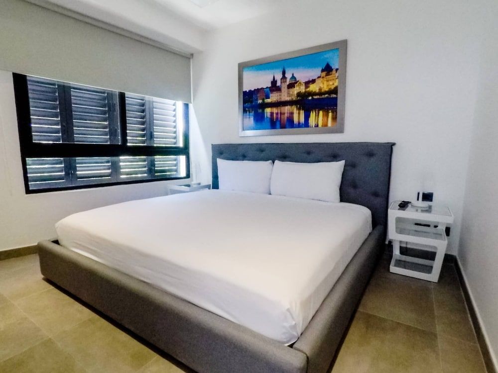 Condo, 2 Bedrooms, Balcony, City View