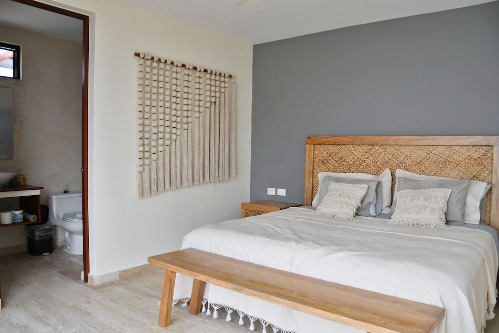 Family Apartment, 3 Bedrooms, Private Pool