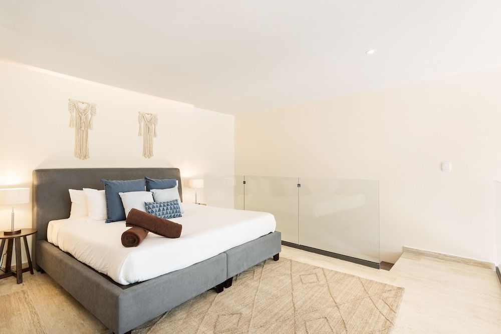 Standard Loft