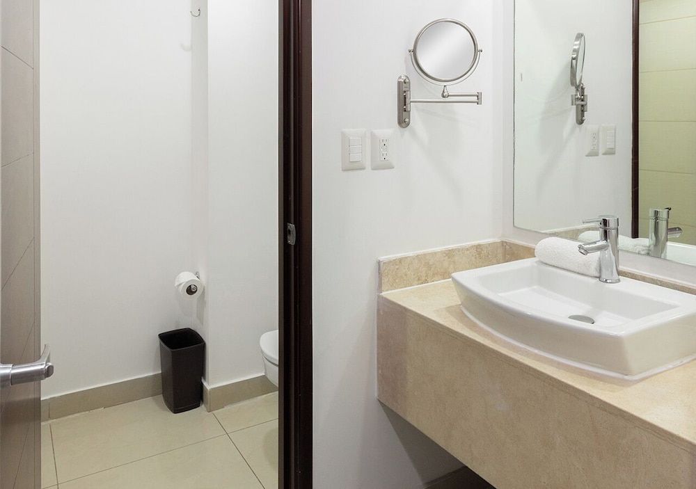 Hotel México Plaza Celaya Standard Double Room, 2 Double Beds 9