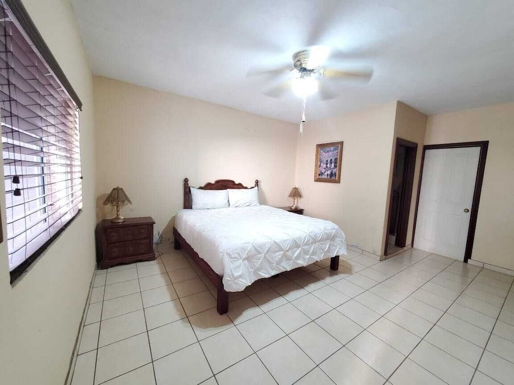 Selah Hotel Family House, 6 Bedrooms, Valley View, Mountainside