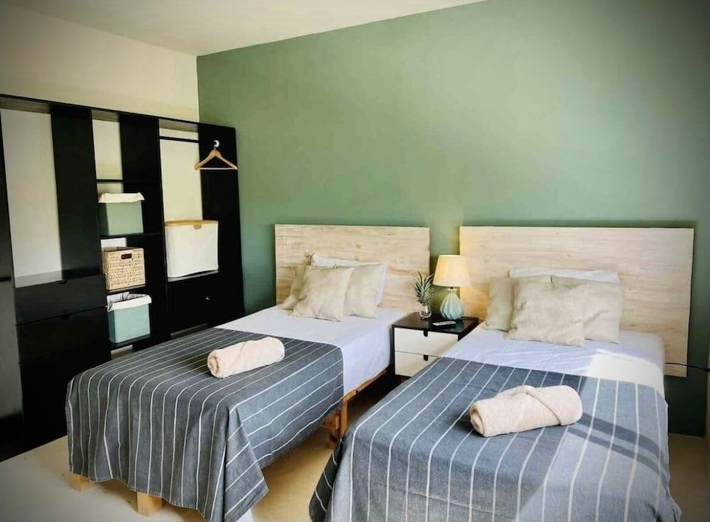 Condo, 2 Bedrooms, Smoking, Balcony