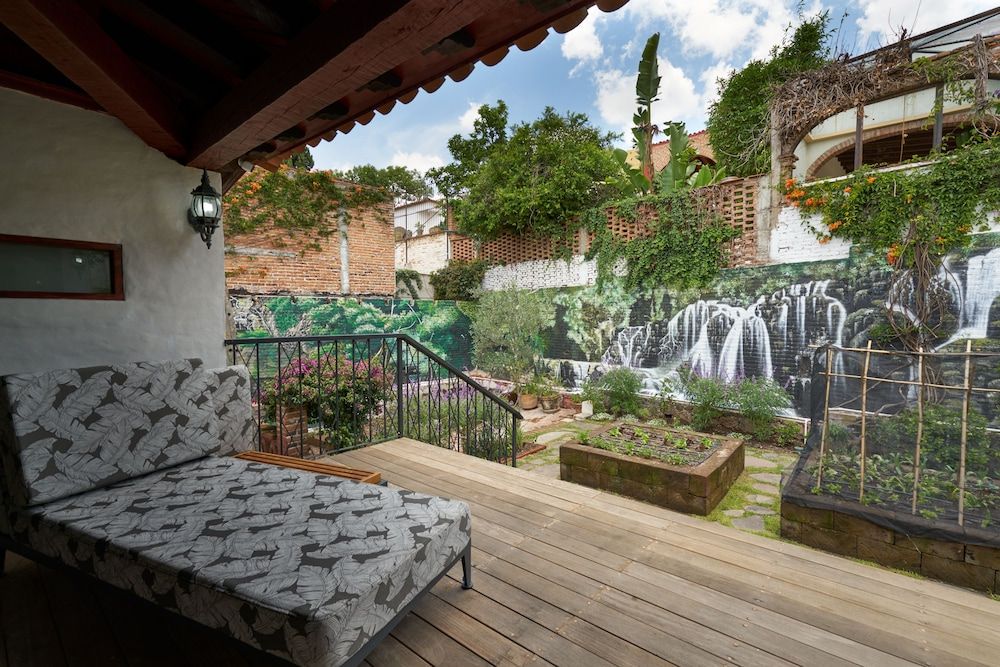 Luxury Suite, 1 King Bed, Non Smoking, City View