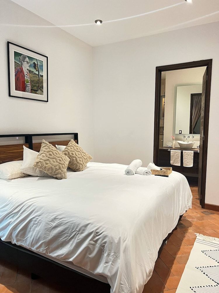 House, 4 Bedrooms, Smoking, Patio