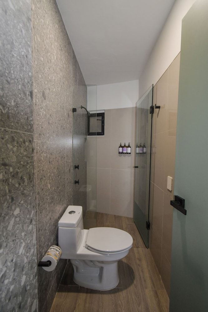 Expo Satelite 2750 Hotel & Suites Satelite Suite 12