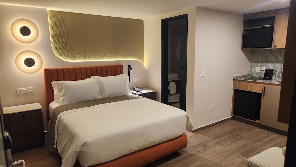 Expo Satelite 2750 Hotel & Suites Suite Standard 2