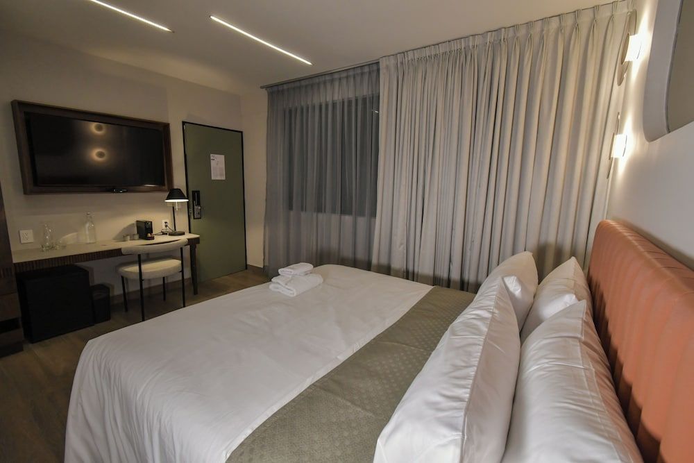 Expo Satelite 2750 Hotel & Suites Habitación Standard 4