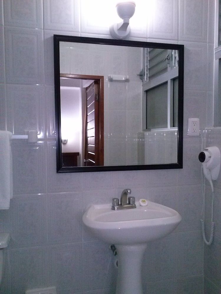 Hotel Florida de Tuxpan Quadruple Room 4