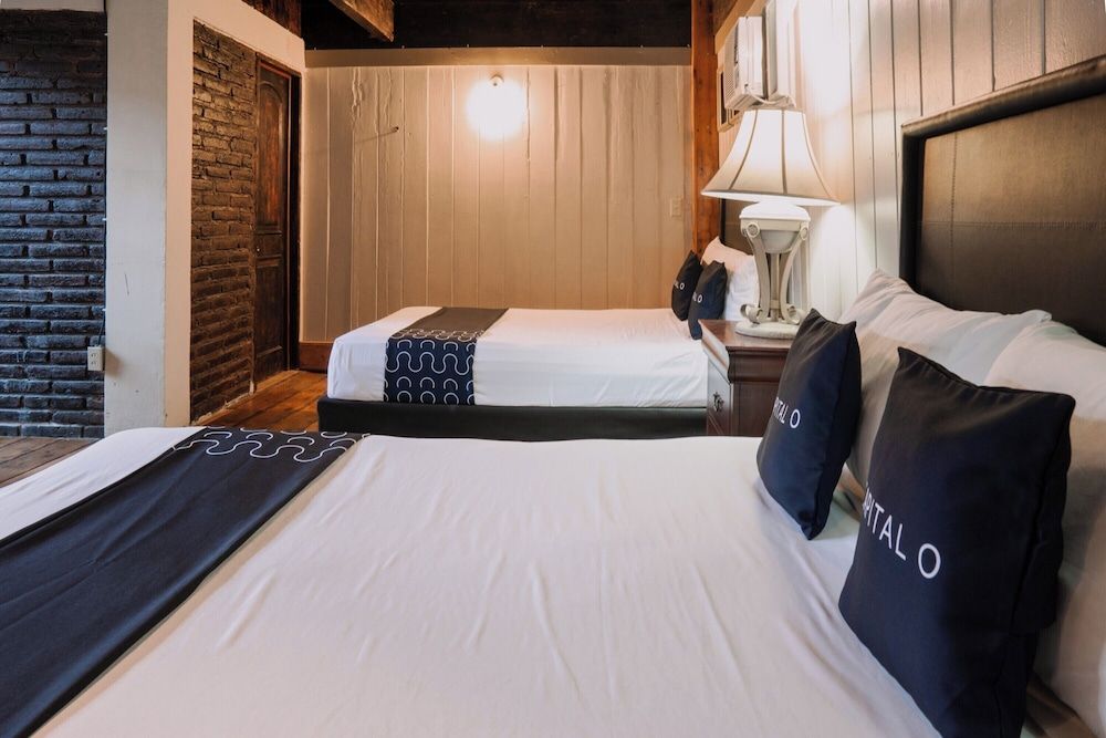 Capital O Hotel Villa Azura Standard Quadruple Room, 2 Double Beds 2