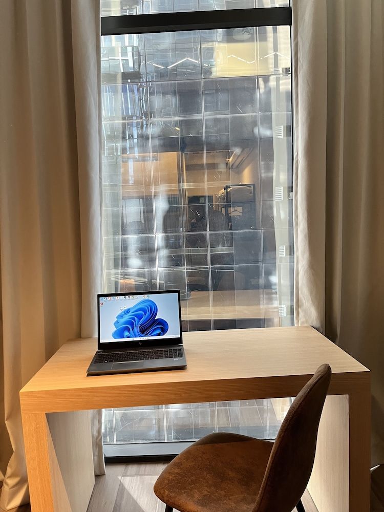 Executive Room 701