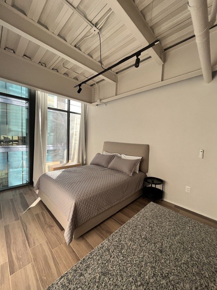 Executive Room 709