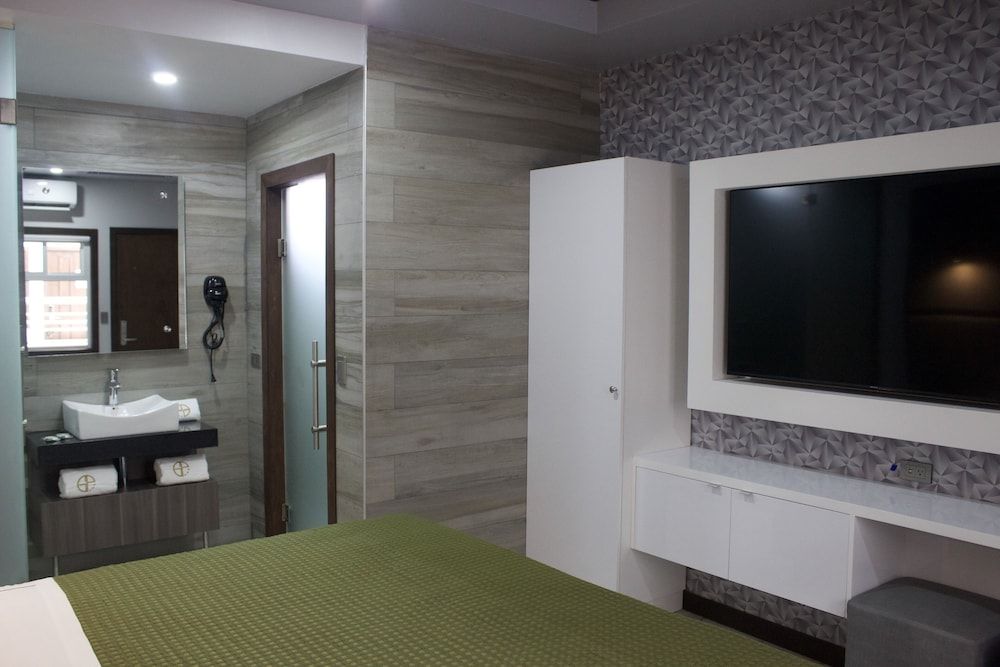 Hotel Grand One Plaza Deluxe Room 10