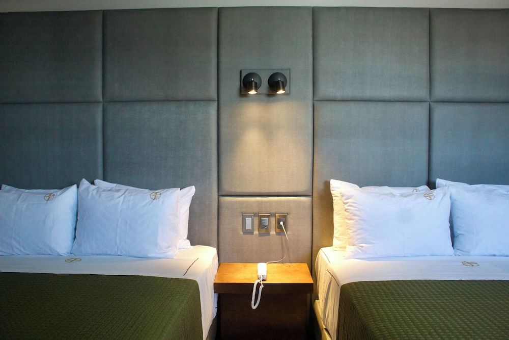 Hotel Grand One Plaza Deluxe Double Room 4