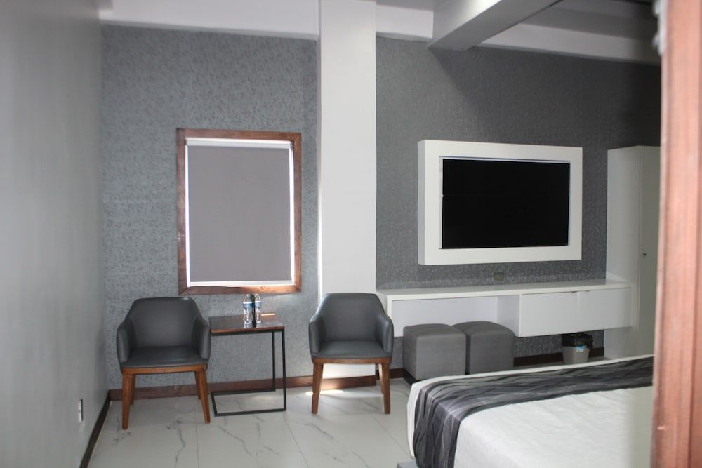 Hotel Grand One Plaza Deluxe Double Room 8