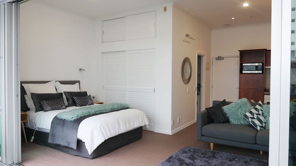 undefined Princes Wharf Couple's Retreat - Adults Only 5