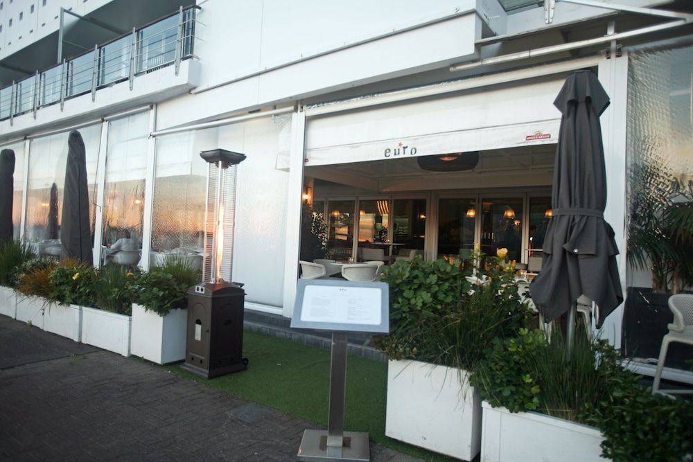 undefined Princes Wharf Couple's Retreat - Adults Only 2