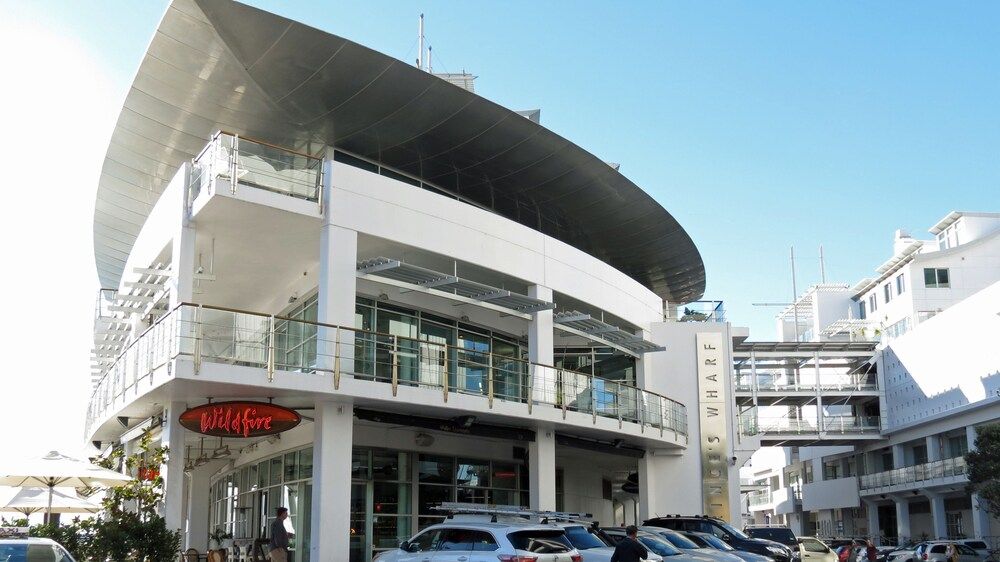 undefined Princes Wharf Couple's Retreat - Adults Only 4