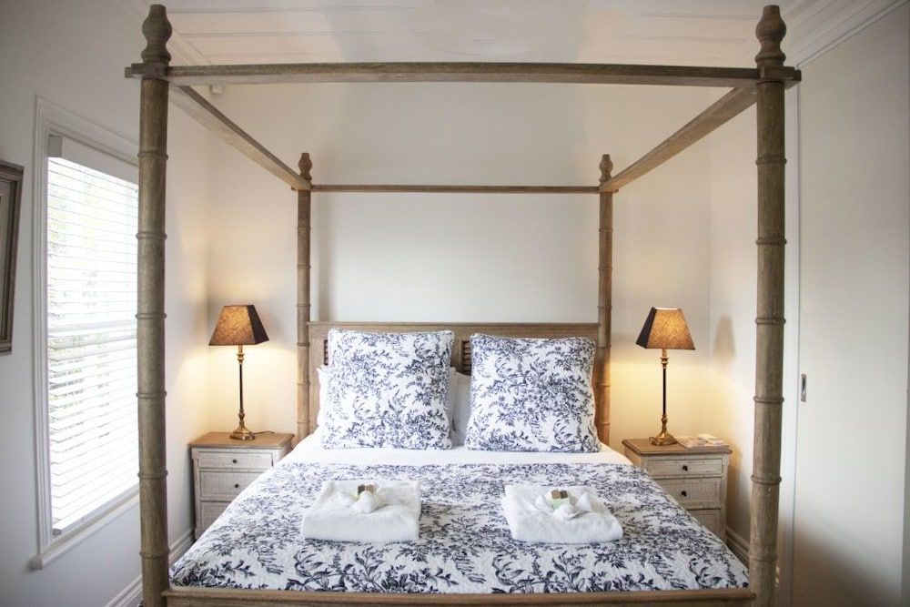 Robyn's Luxury Cottage
