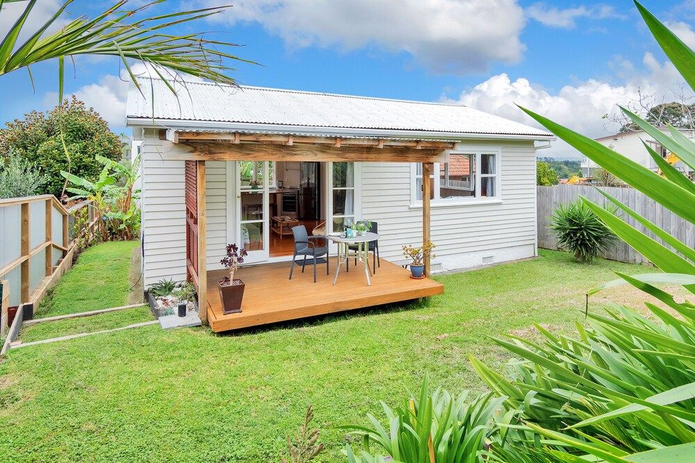 undefined Sunny Grey Lynn Holiday Home 3
