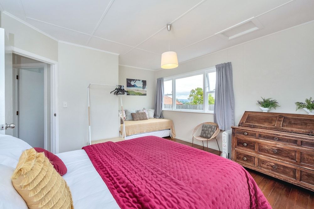 undefined Sunny Grey Lynn Holiday Home 7