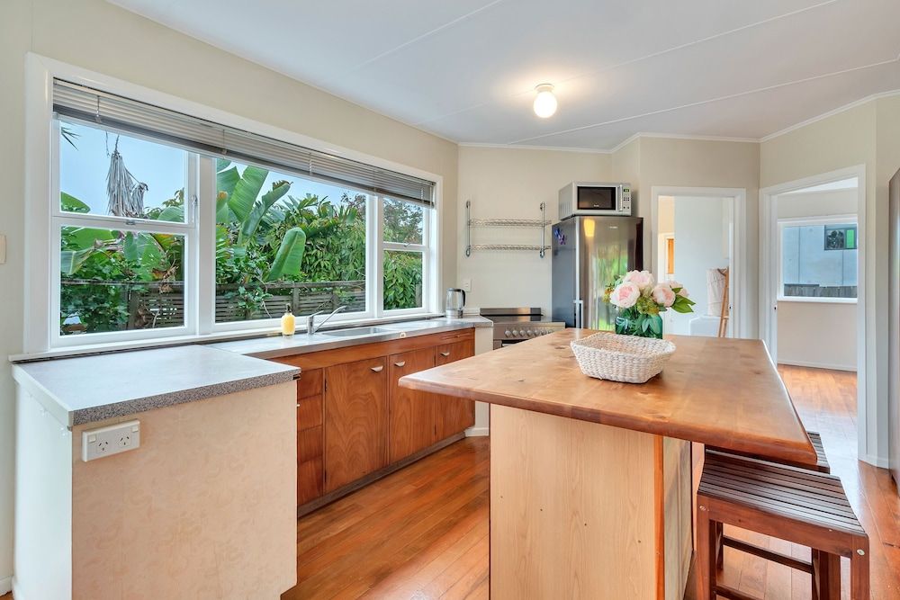 undefined Sunny Grey Lynn Holiday Home 9