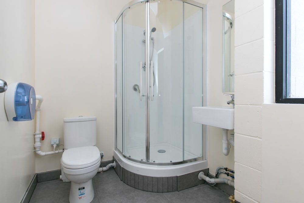 Hobson Lodge - Hostel Double Room with Ensuite 2