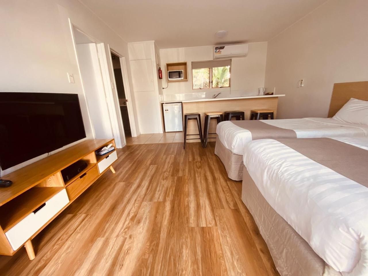 undefined Ocean Inn Motel 5