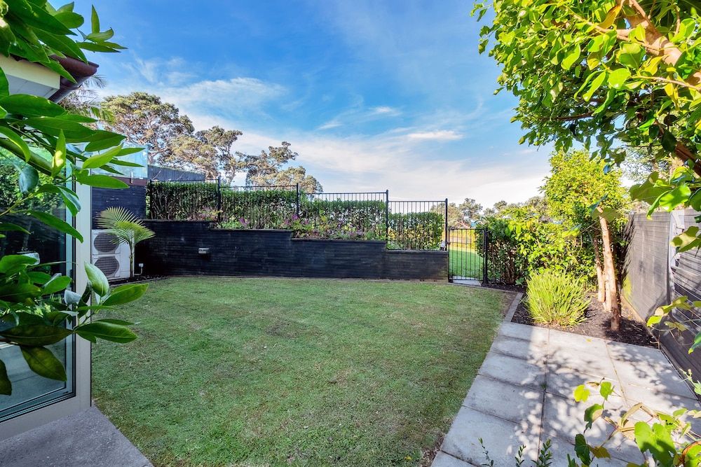 undefined Elegant Sea-View Villa on the Northshore 3